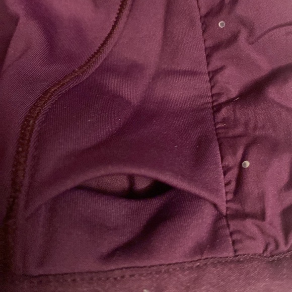 Lululemon Run For Cold Jacket, Size 6, Color Plum - Picture 8 of 12
